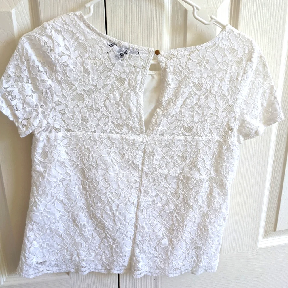 Lace top - Picture 2 of 2